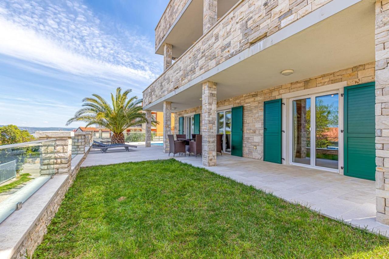Villa Milena With Pool And Sea View Цървени Връх Екстериор снимка