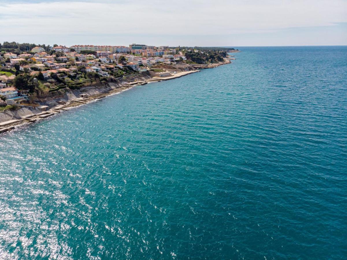 Villa Milena With Pool And Sea View Цървени Връх Екстериор снимка