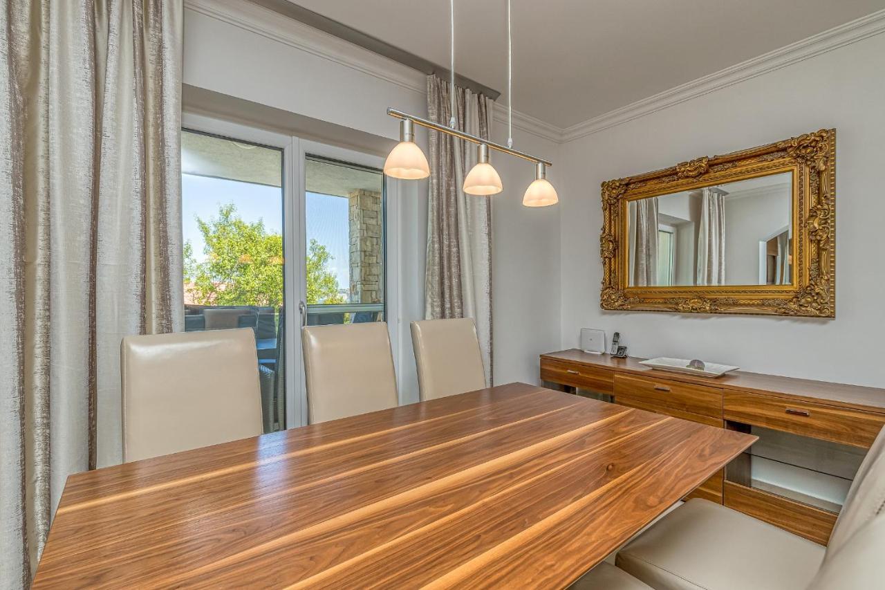 Villa Milena With Pool And Sea View Цървени Връх Екстериор снимка